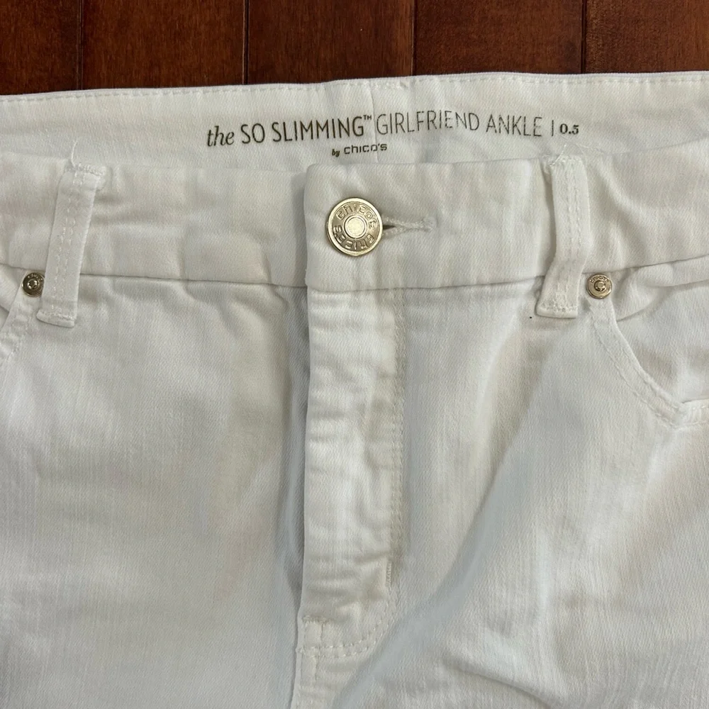 Chico's So Slimming White Distressed Ankle Jeans Size 0.5